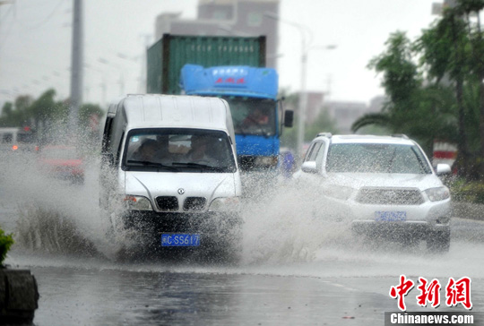 台风“南玛都”登陆福建晋江带来强降雨