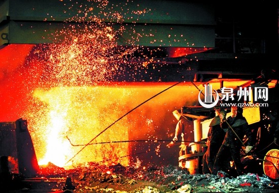 泉州最大炼铁高炉投产 年产生铁逾百万吨(图)