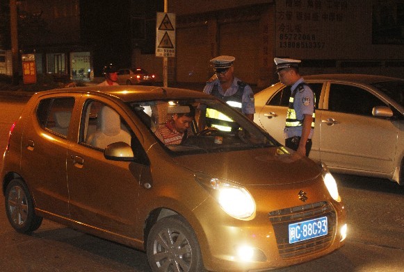 [泉州]晋江交警行动查处酒驾29起 醉驾者10人