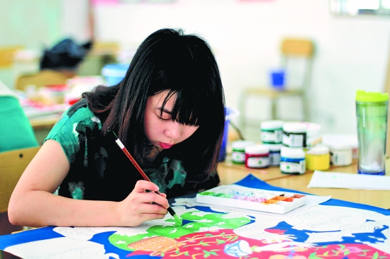 美术老师暑期也上培训班 晋江老师学民间绘画