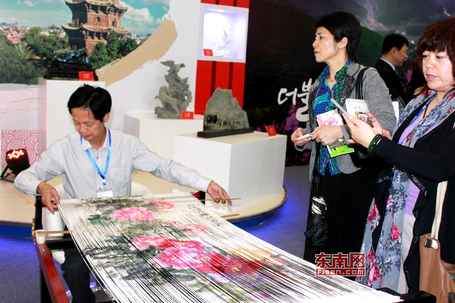 首届中国泉州海上丝绸之路国际品牌博览会开幕
