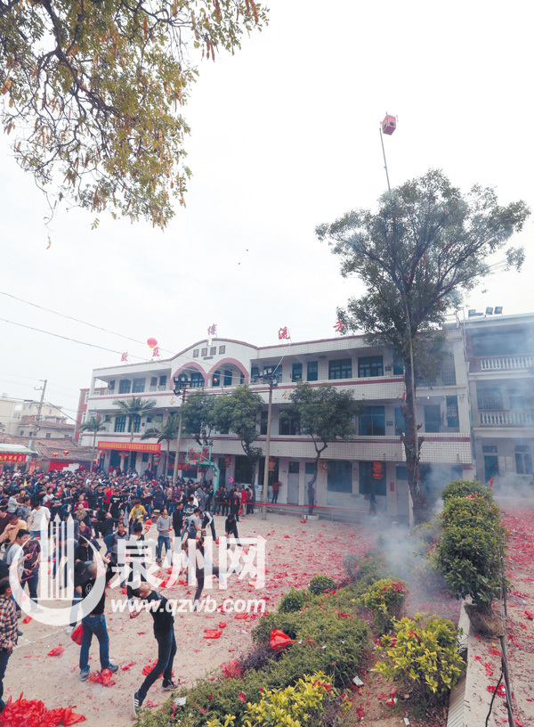 (记者廖培煌 陈智勇 张九强 实习生李自蹊 文/图)昨日,南安市丰州镇