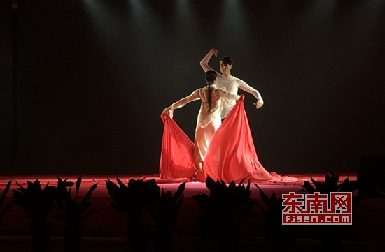 泉州台商投资区:日本、韩国现代舞蹈团献上精