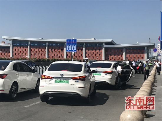 泉州：29日前 車輛在動(dòng)車站送客區(qū)超過(guò)5分鐘暫不處罰