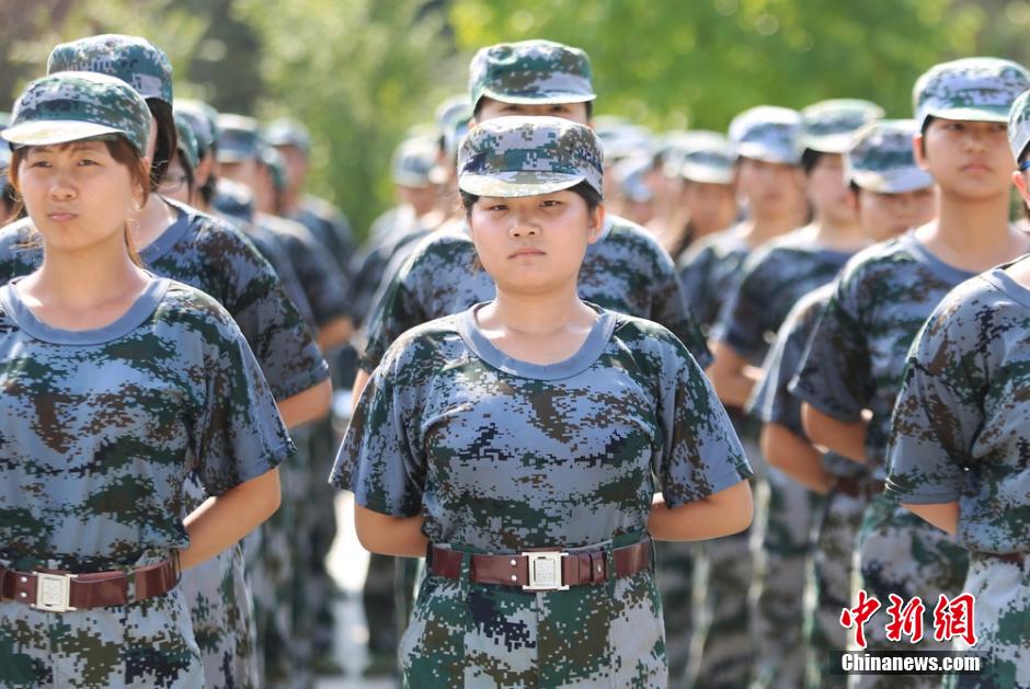 5岁大学生的军训生活 -图片中心 - 东南网泉州频